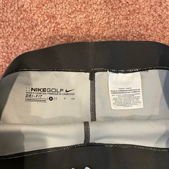 LIMITED EDITION Nike drifit 3/4 leggings - Picture 3 of 3